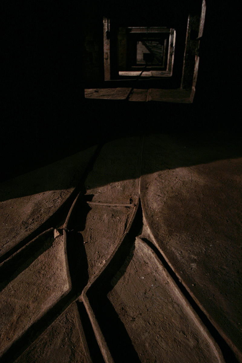 Illustration for article titled Inside the Caverns of Hungary's Abandoned Underground Coal Plant